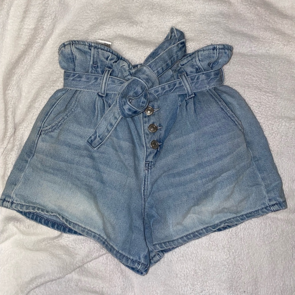 High wasted bow shorts